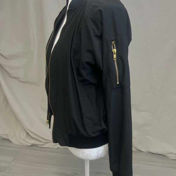 Alibon Fit Women’s Black Bomber Jacket Sz M Gold Zipper Athleisure Retro Travel - Picture 5 of 9